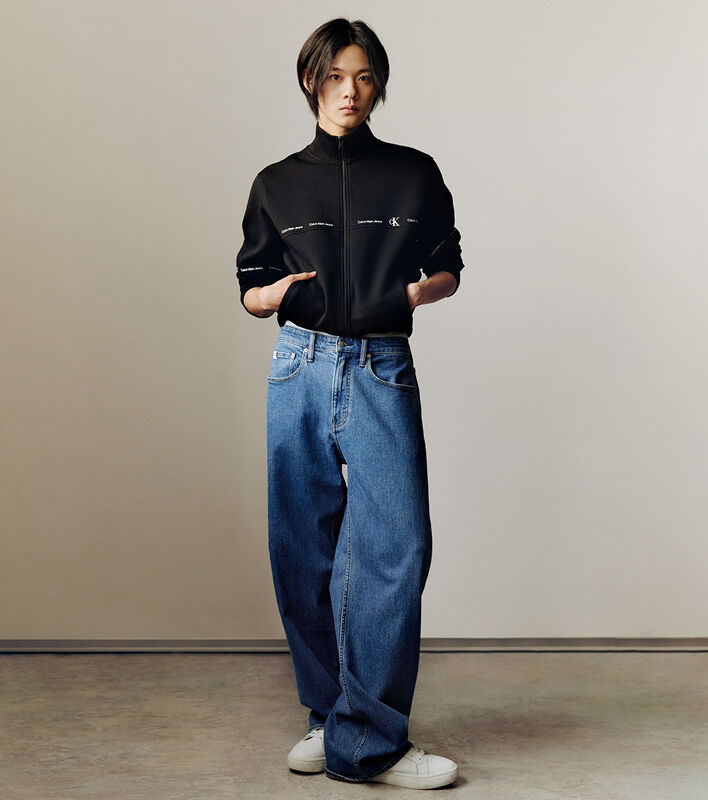 Calvin Klein 90's 寬鬆版型